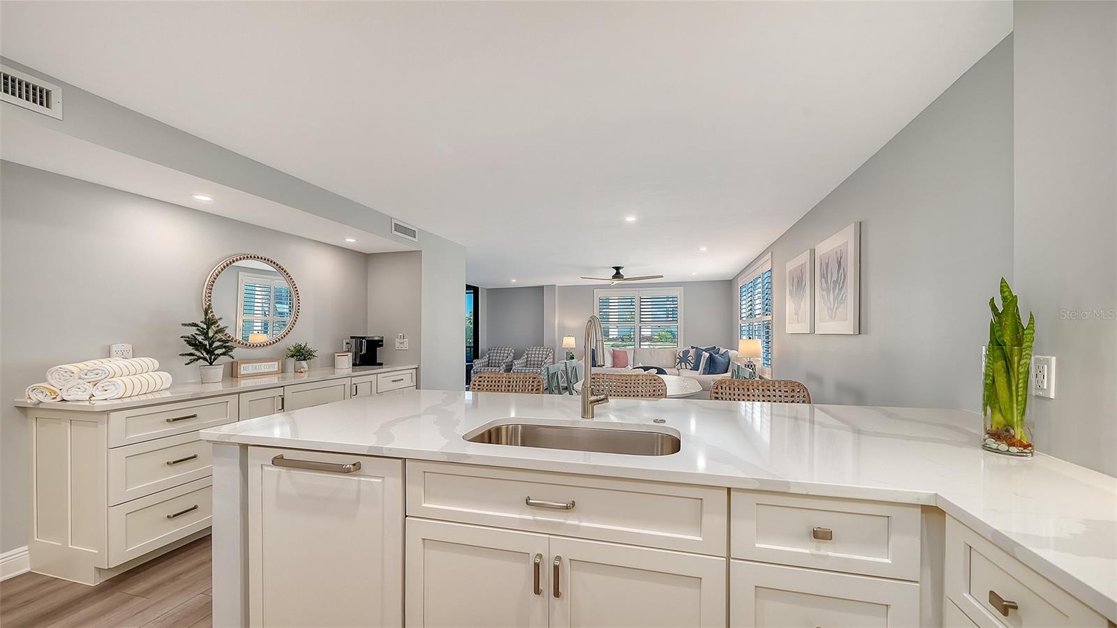 Image 7 of 84 For 5780 Midnight Pass Road 110