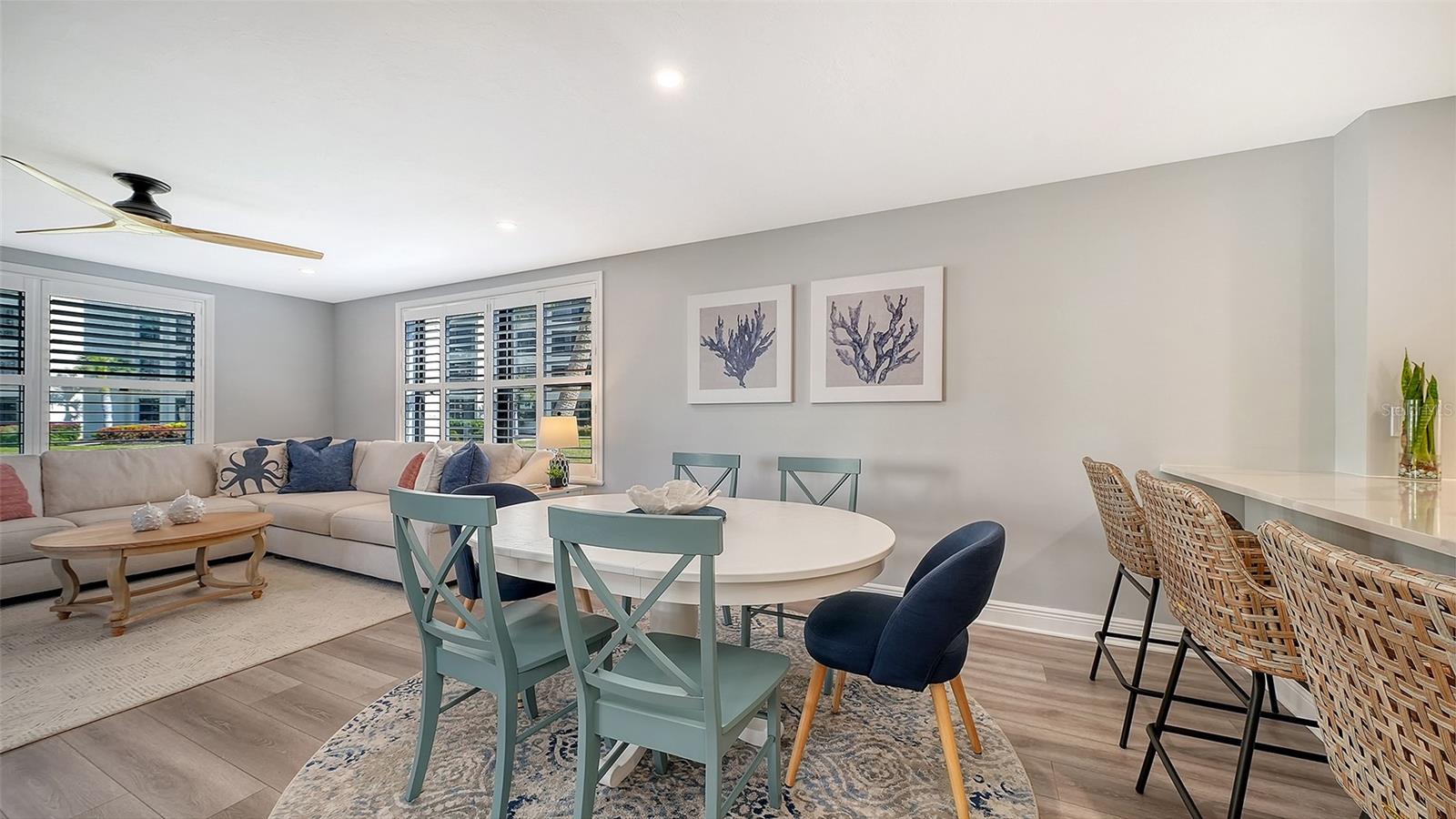 Image 9 of 84 For 5780 Midnight Pass Road 110