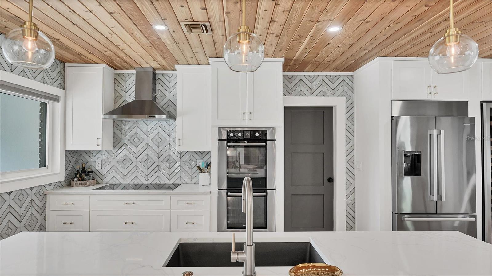 Image 13 of 59 For 2411 Valencia Drive