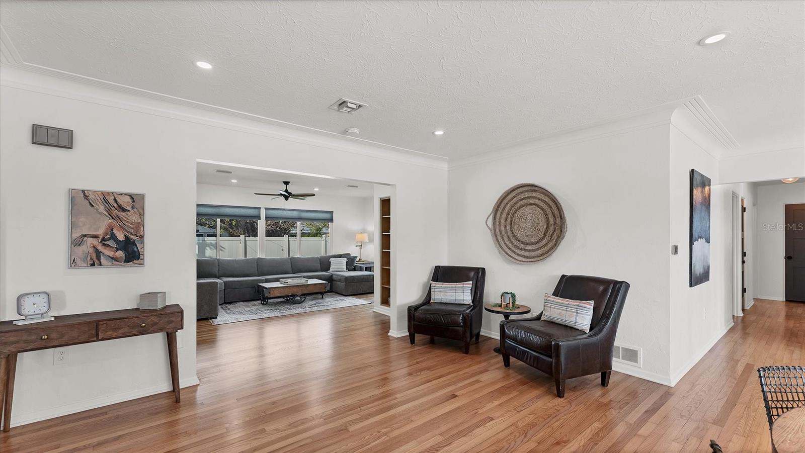 Image 20 of 59 For 2411 Valencia Drive