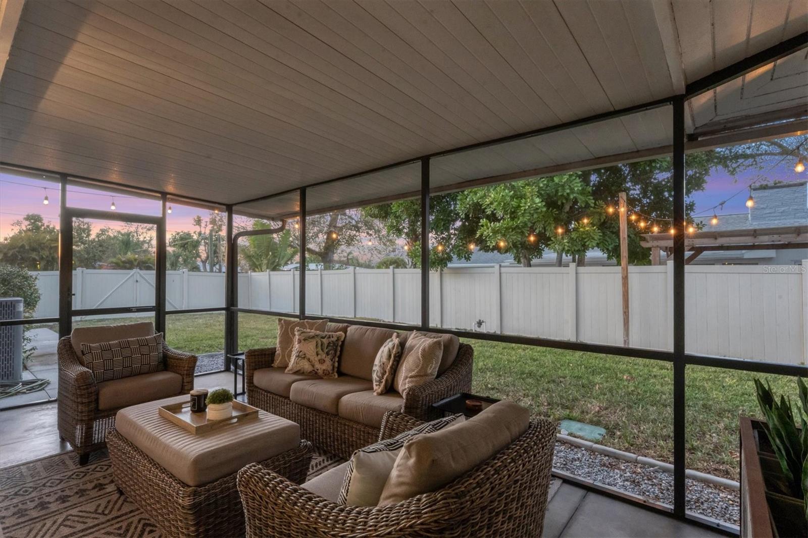 Image 36 of 59 For 2411 Valencia Drive