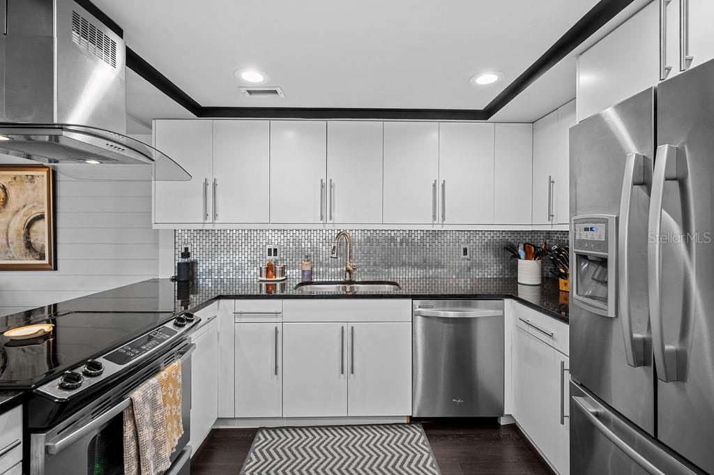 Image 13 of 53 For 2295 Gulf Of Mexico Drive 54s