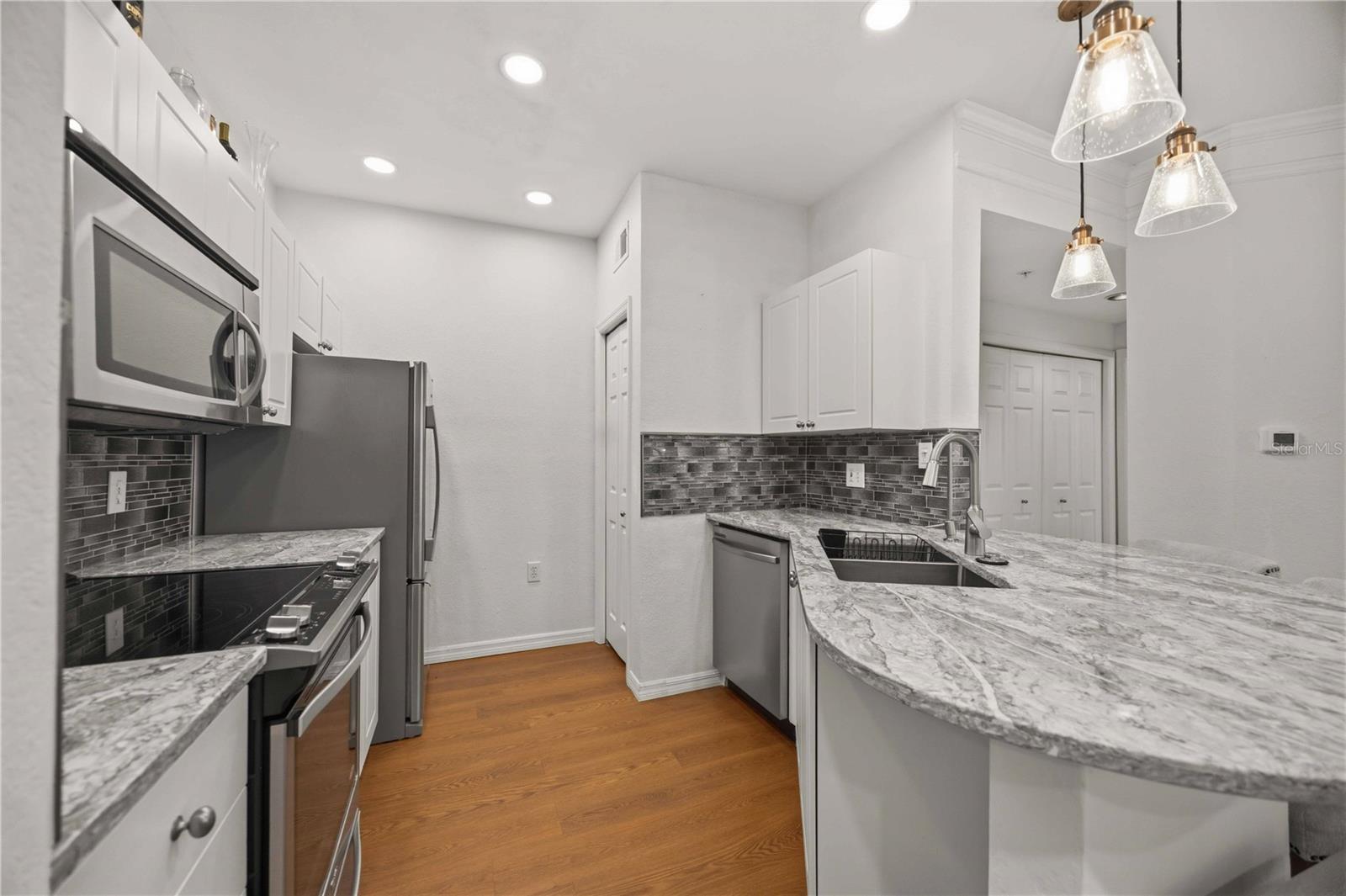 Image 4 of 26 For 5180 Northridge Road 207