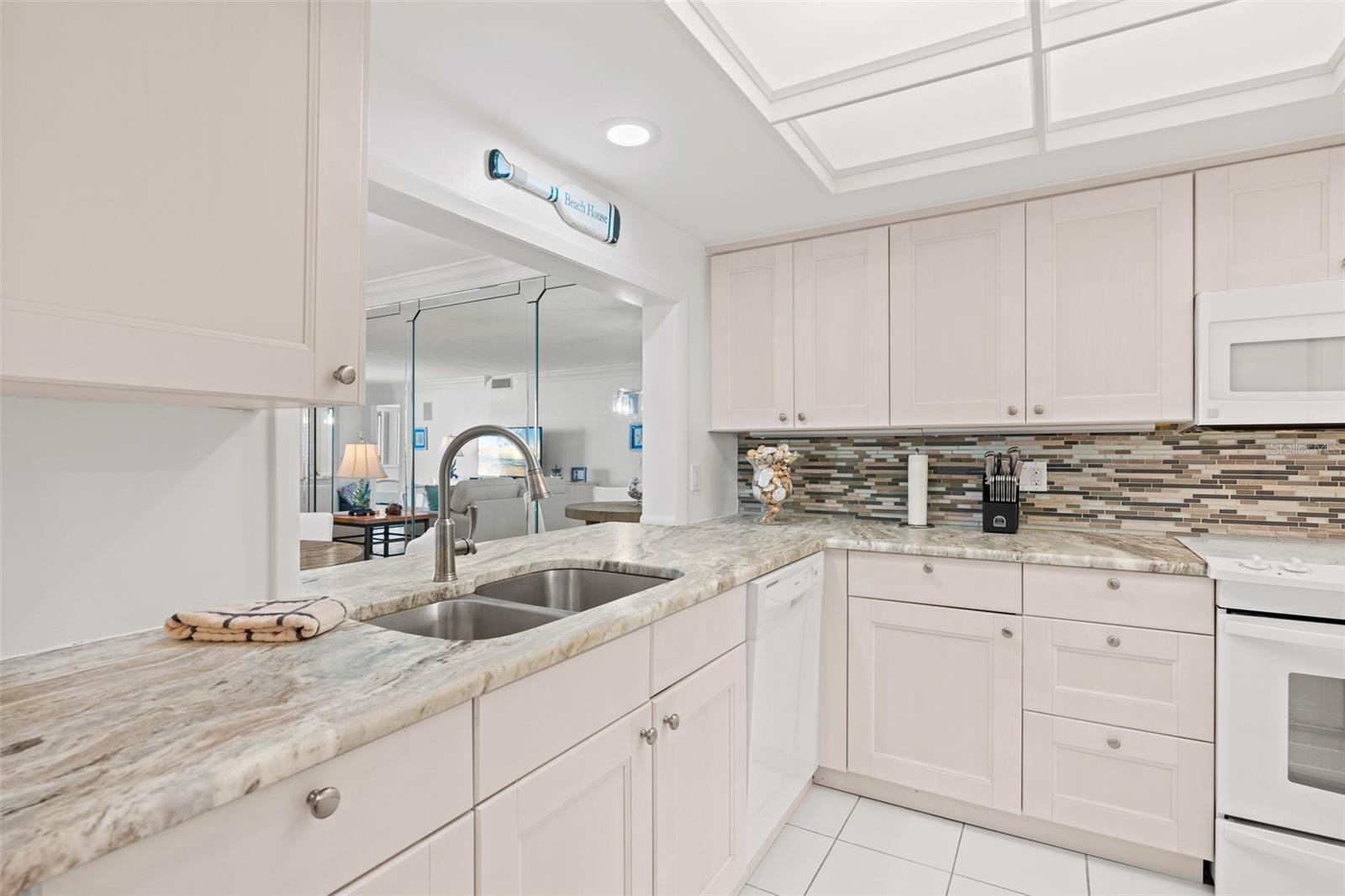 Image 10 of 69 For 5880 Midnight Pass Road 605