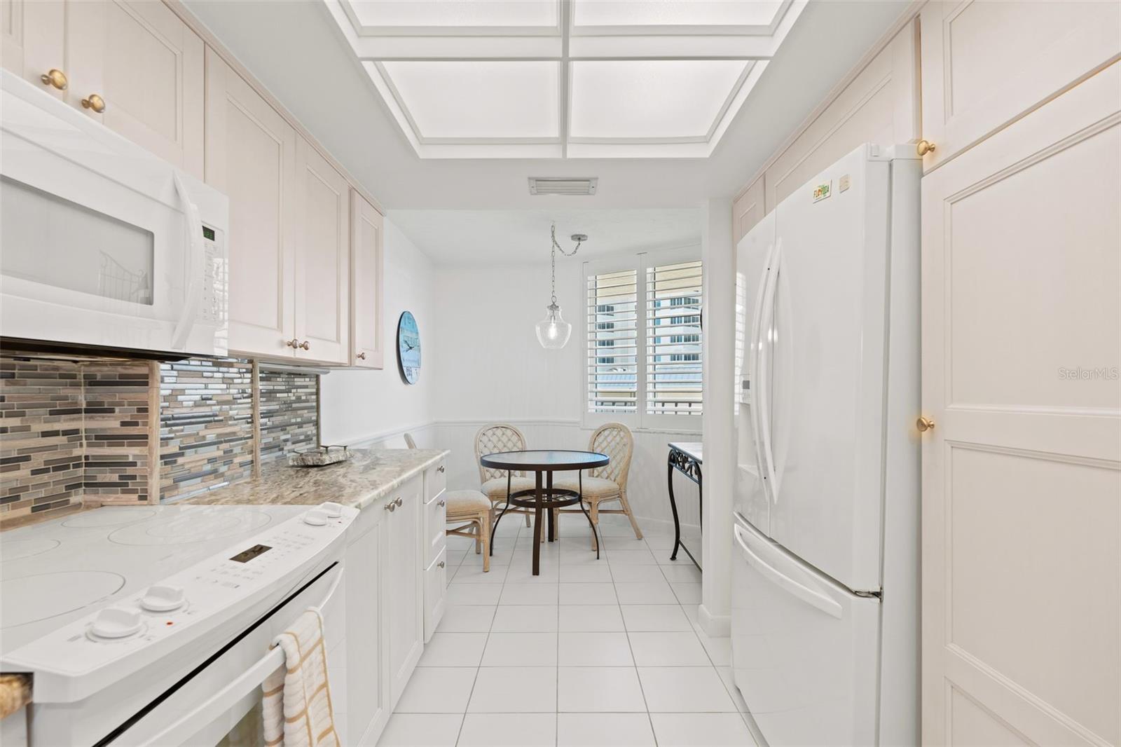 Image 11 of 69 For 5880 Midnight Pass Road 605