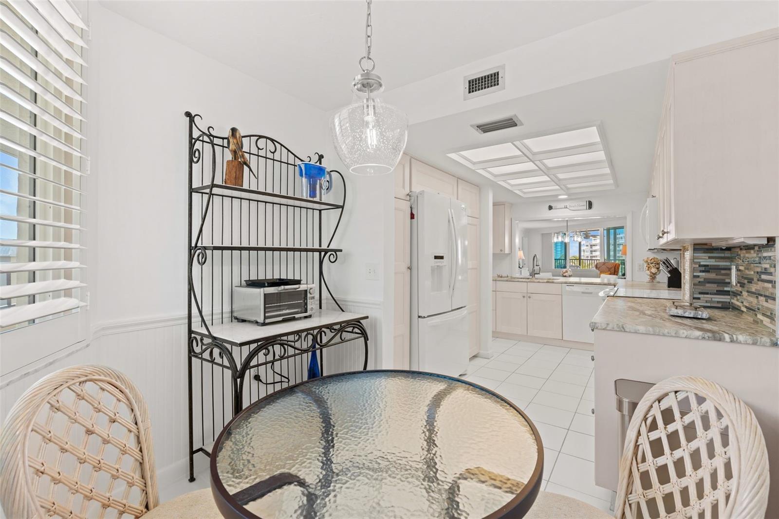 Image 15 of 69 For 5880 Midnight Pass Road 605