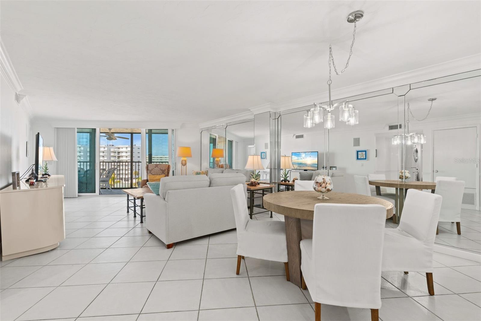 Image 19 of 69 For 5880 Midnight Pass Road 605