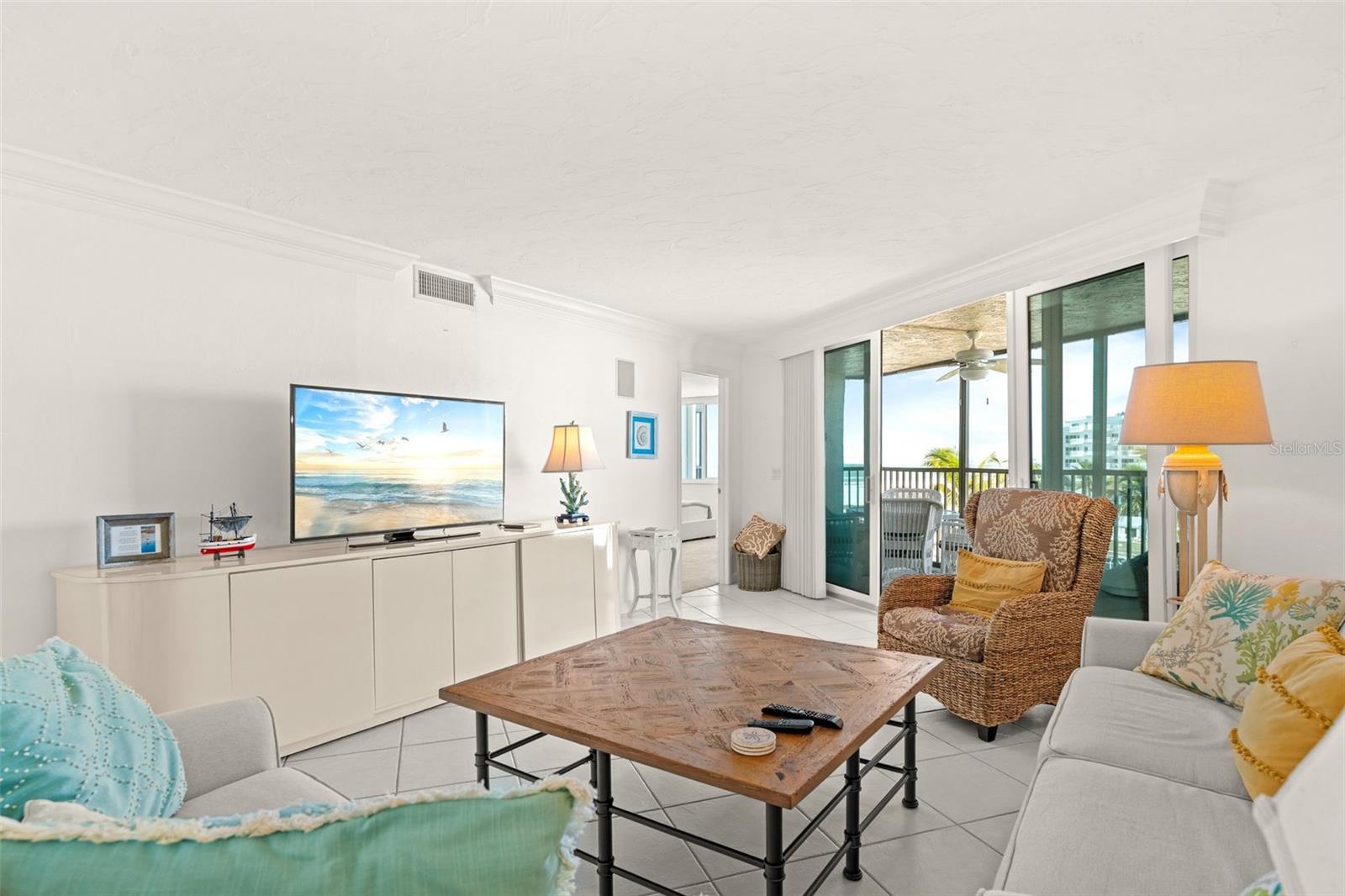 Image 23 of 69 For 5880 Midnight Pass Road 605