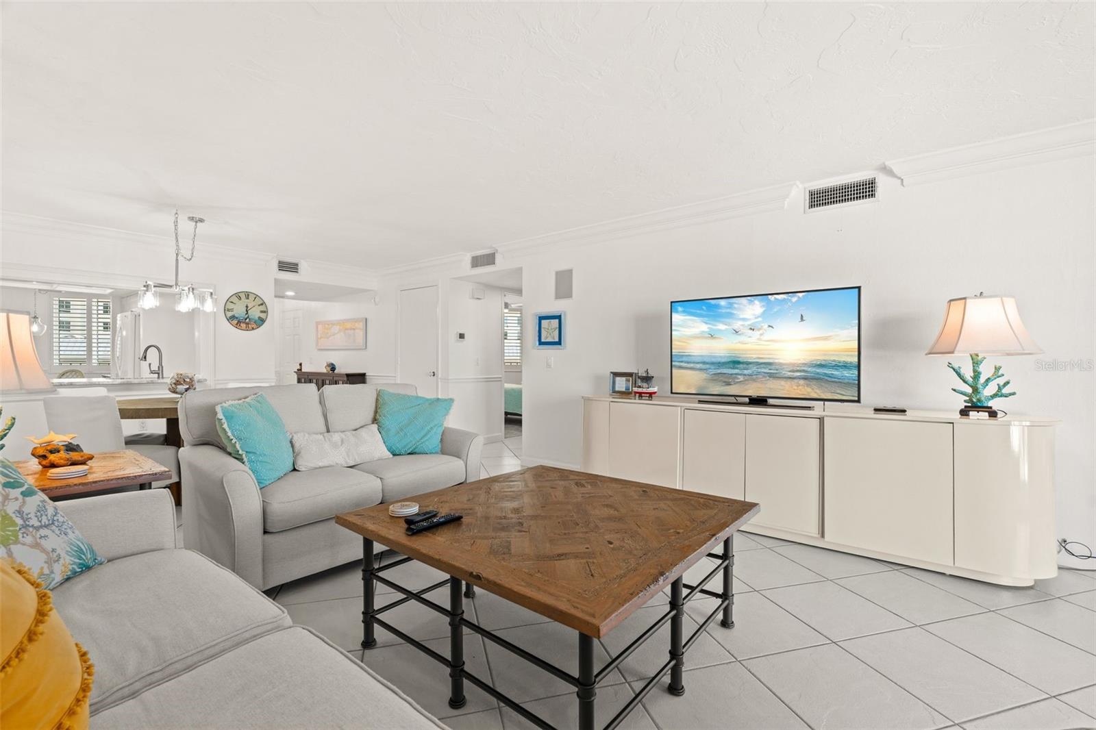 Image 24 of 69 For 5880 Midnight Pass Road 605