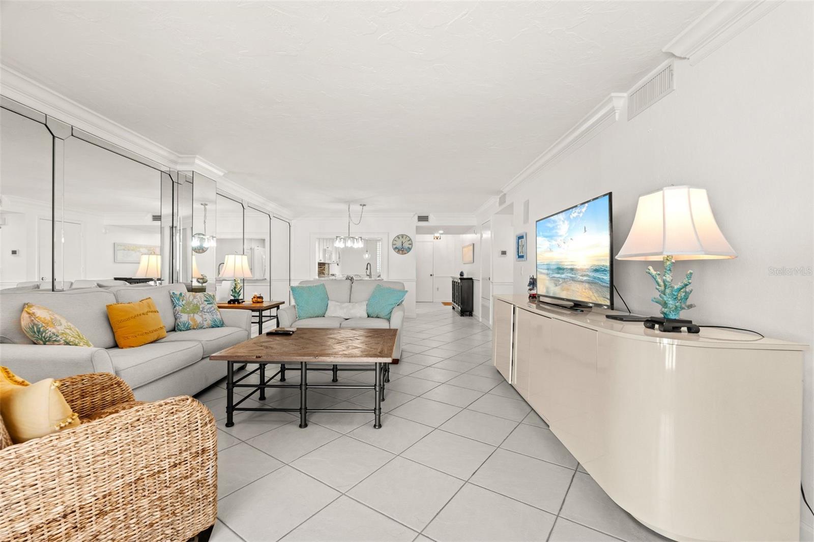 Image 25 of 69 For 5880 Midnight Pass Road 605