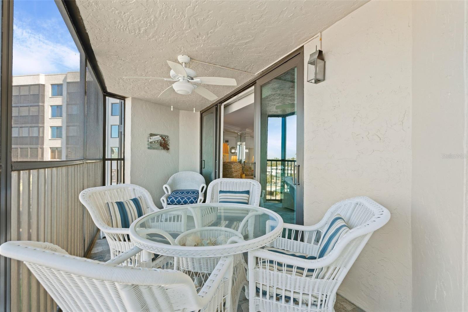 Image 27 of 69 For 5880 Midnight Pass Road 605