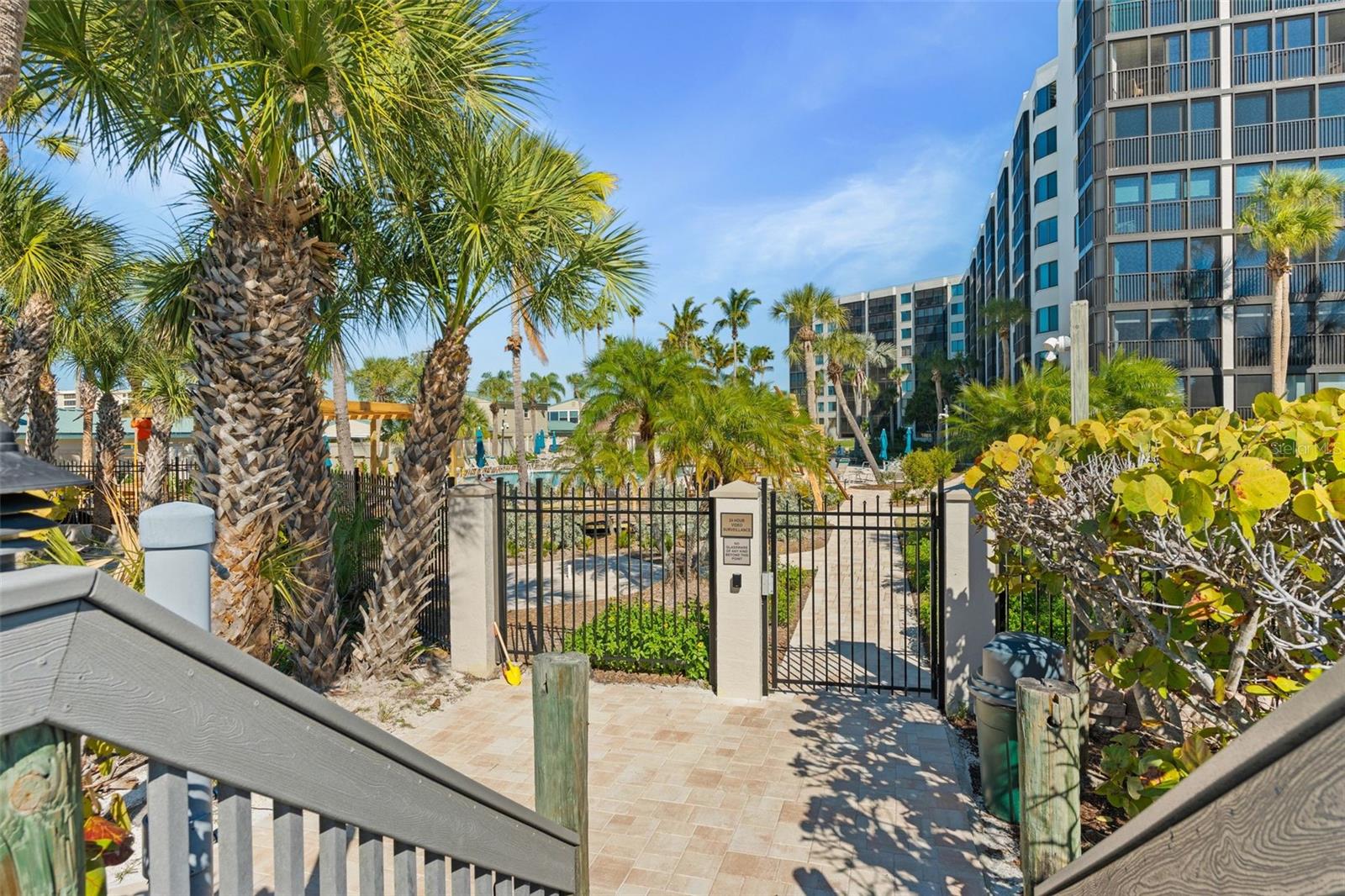 Image 48 of 69 For 5880 Midnight Pass Road 605