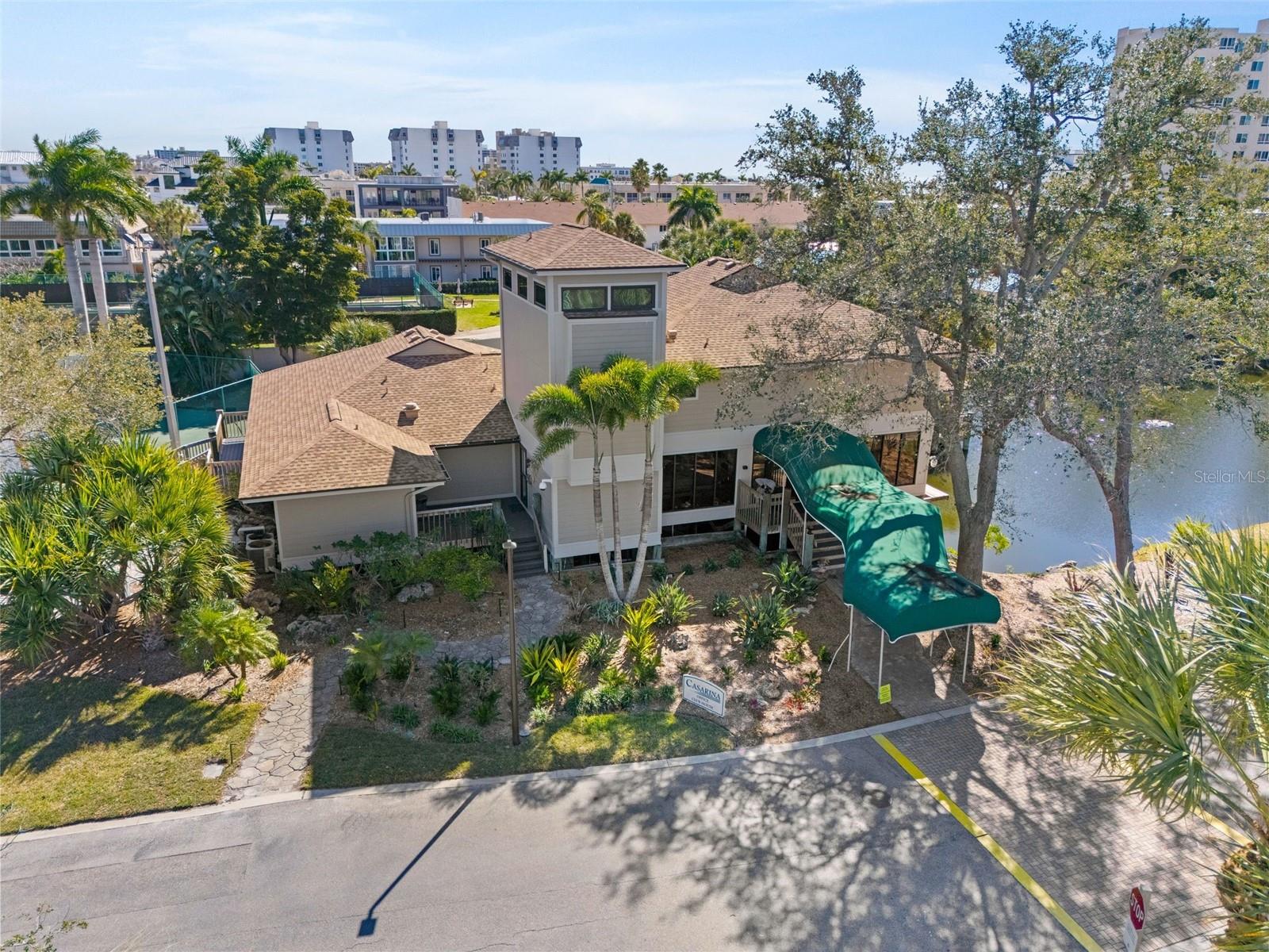 Image 54 of 69 For 5880 Midnight Pass Road 605