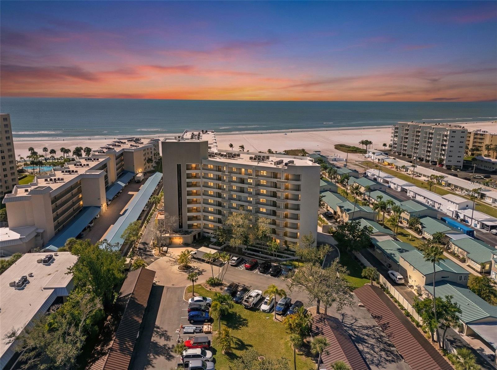 Image 56 of 69 For 5880 Midnight Pass Road 605