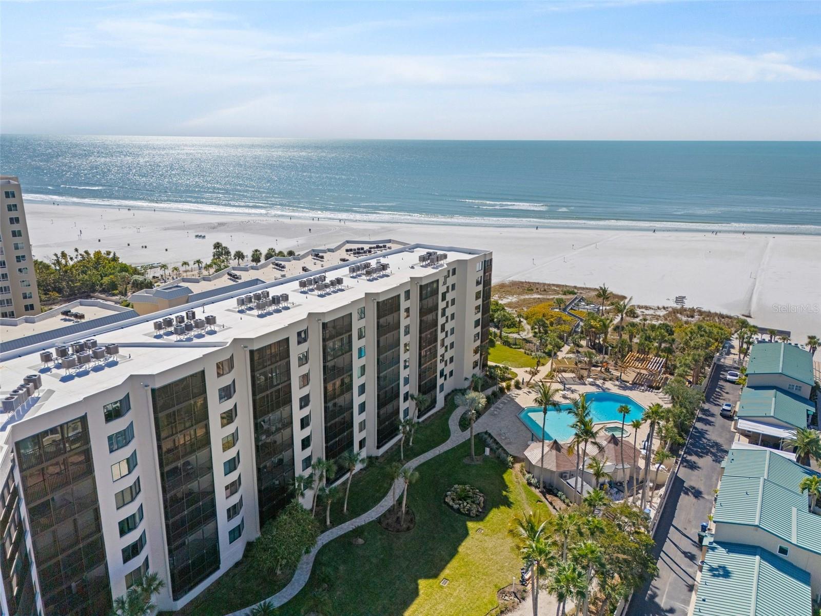 Image 60 of 69 For 5880 Midnight Pass Road 605