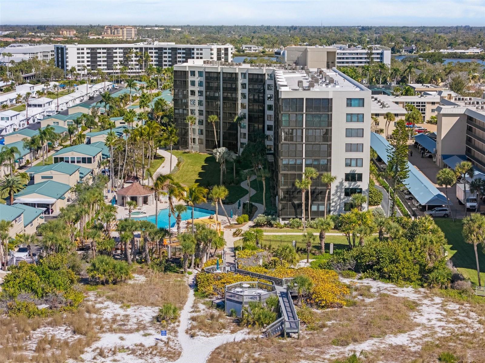 Image 64 of 69 For 5880 Midnight Pass Road 605