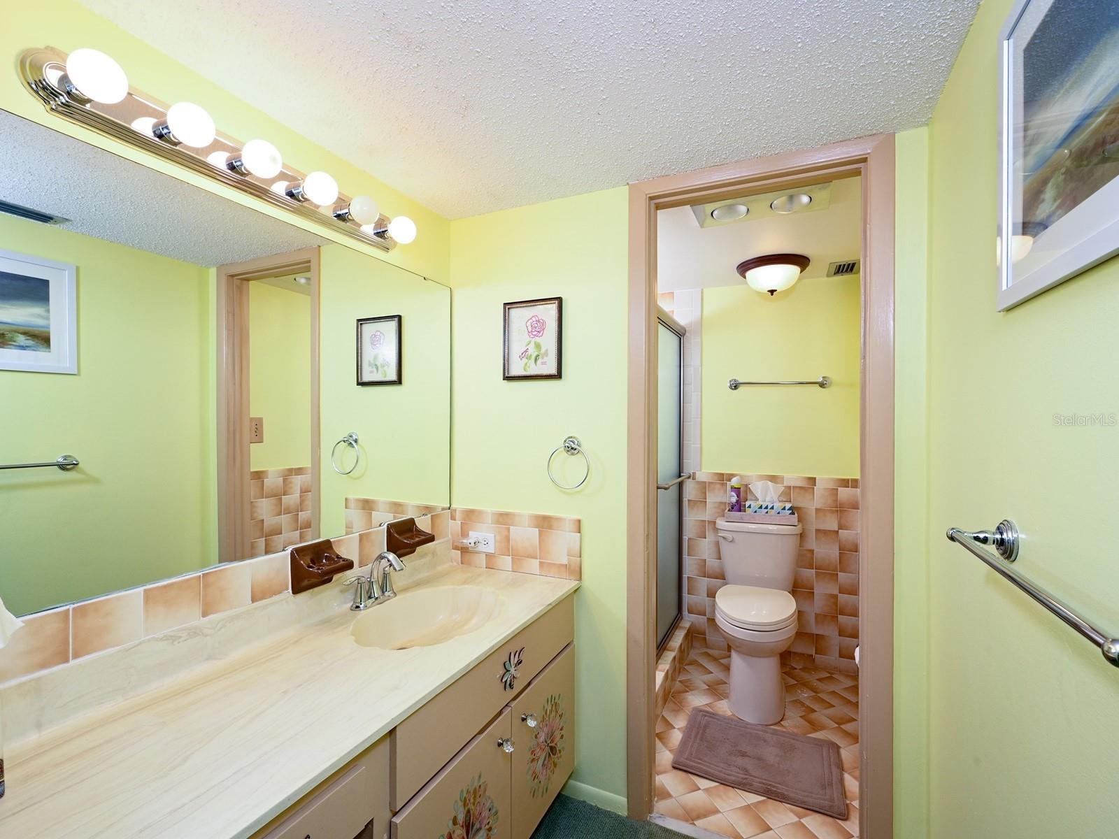 Image 28 of 100 For 1770 Benjamin Franklin Drive 206