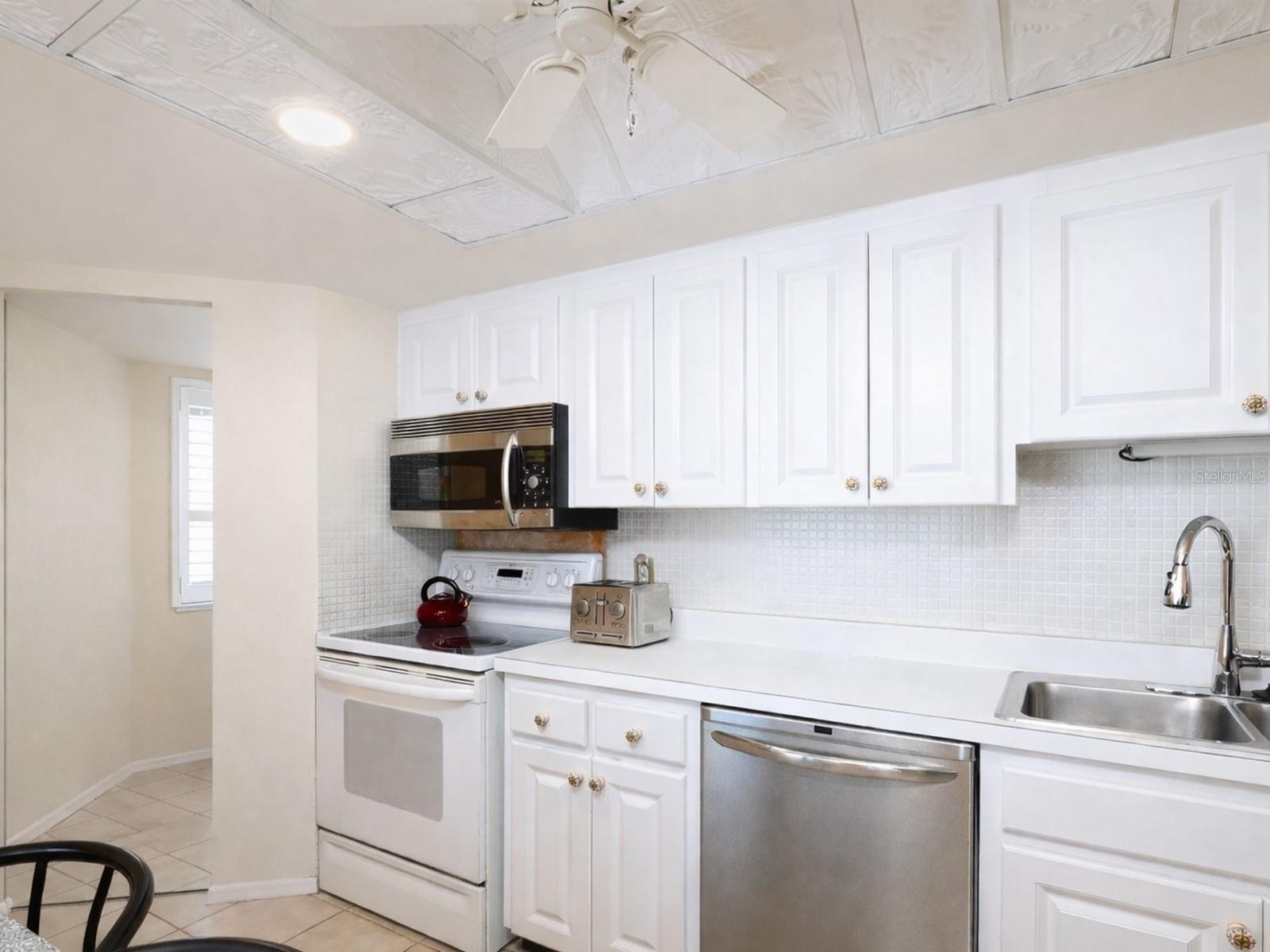 Image 9 of 100 For 1770 Benjamin Franklin Drive 206