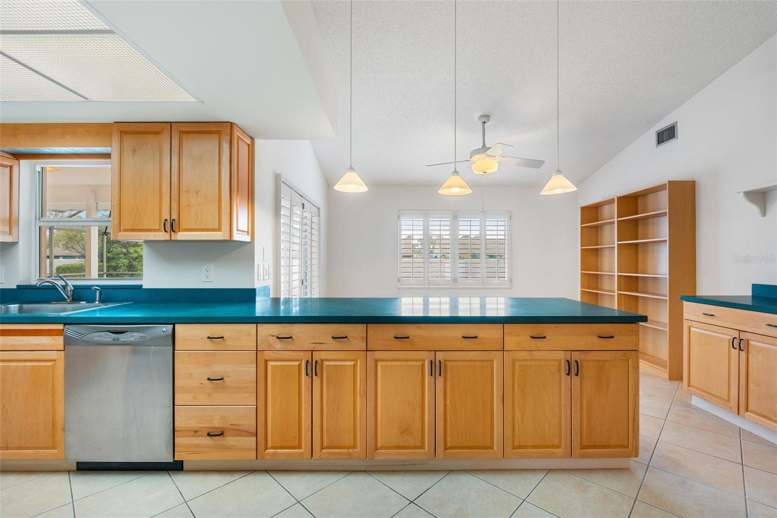 Image 34 of 44 For 8219 Timber Lake Lane