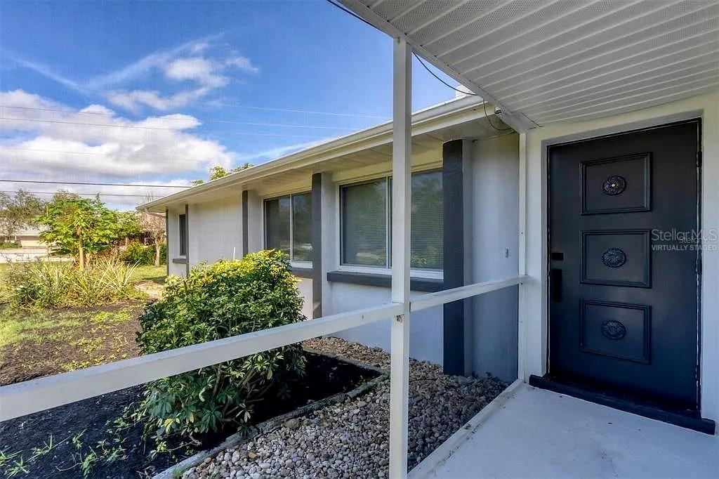 Image 3 of 37 For 4289 Yucatan Circle