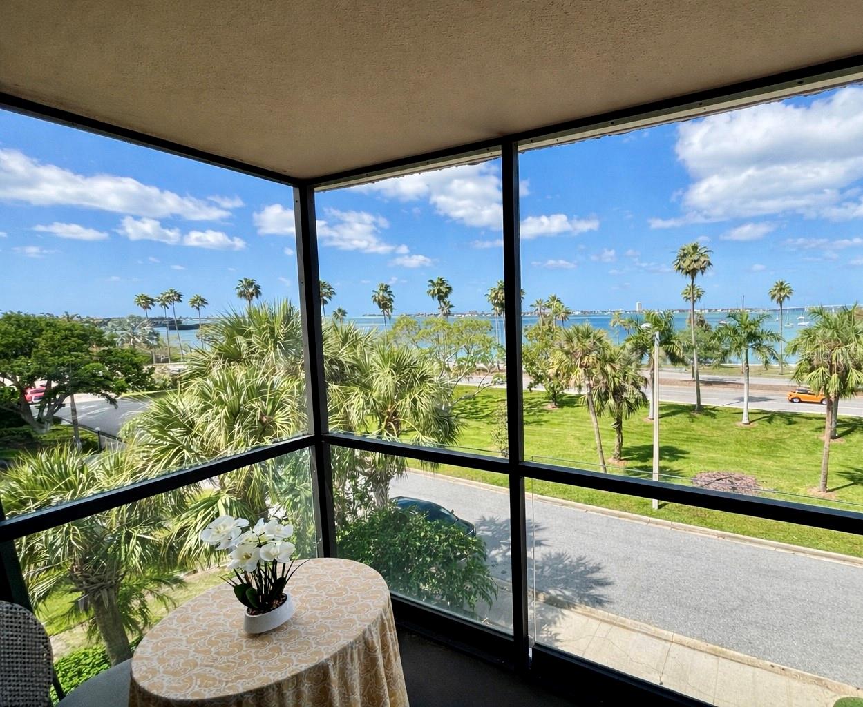 Image 14 of 27 For 707 Gulfstream Avenue 307