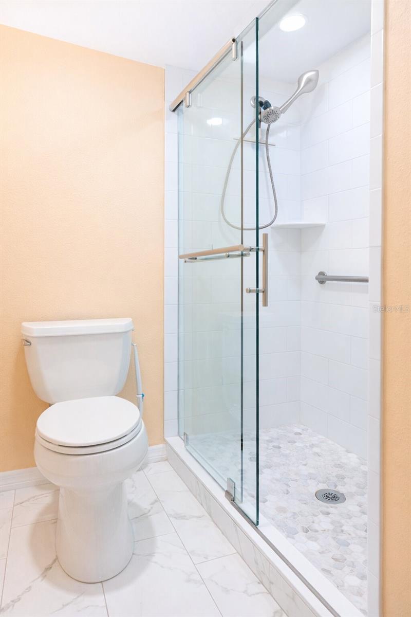 Image 16 of 27 For 707 Gulfstream Avenue 307