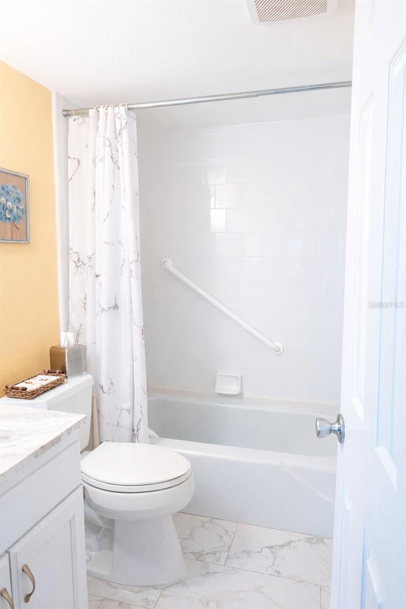 Image 17 of 27 For 707 Gulfstream Avenue 307