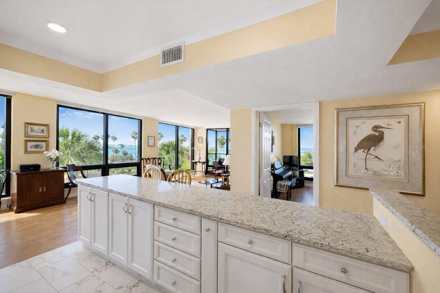 Image 8 of 27 For 707 Gulfstream Avenue 307