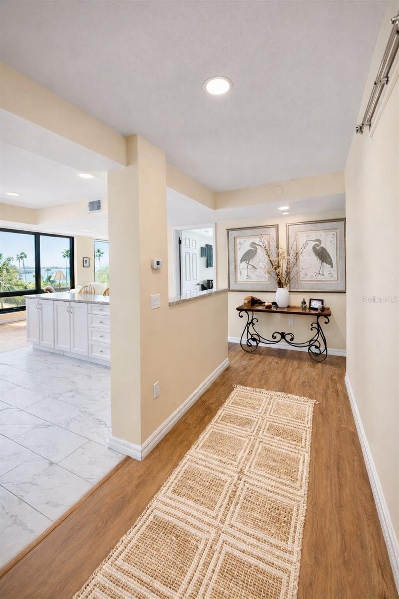 Image 9 of 27 For 707 Gulfstream Avenue 307