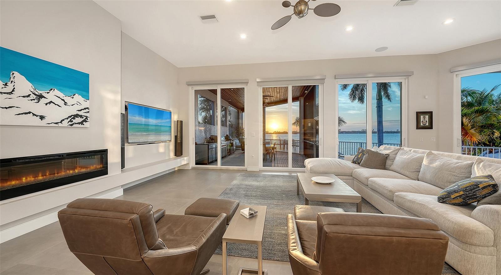 Image 13 of 40 For 324 Bayshore Drive