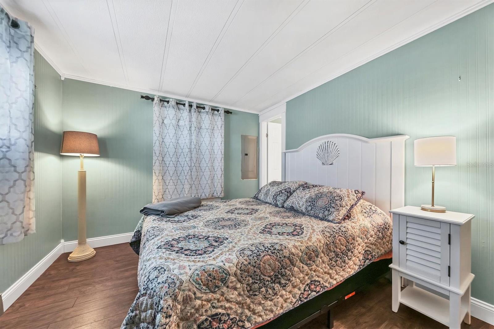 Image 18 of 45 For 1530 45th Avenue Drive E