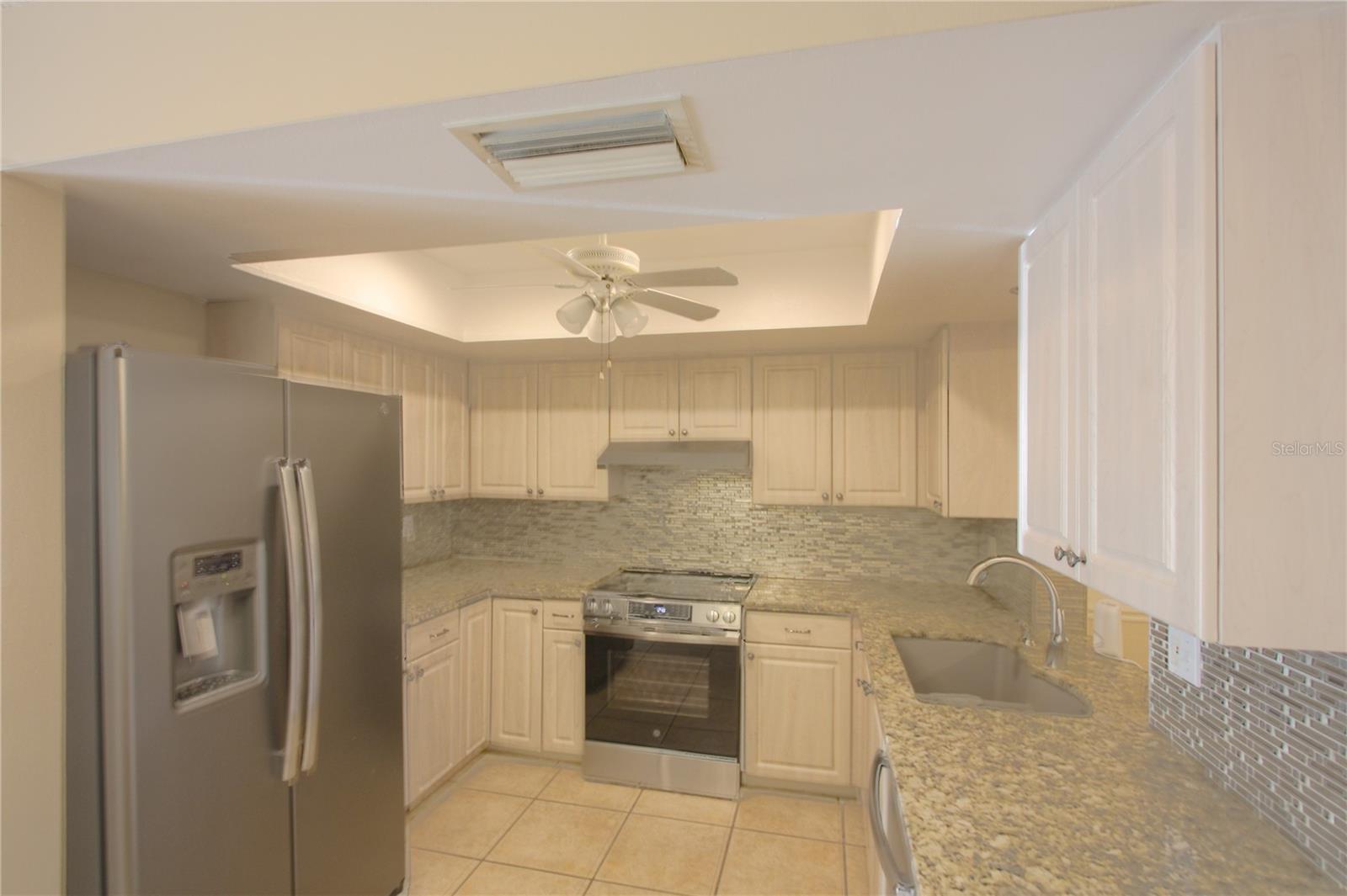 Listing photo id 0 for 3431 Dunbar Drive