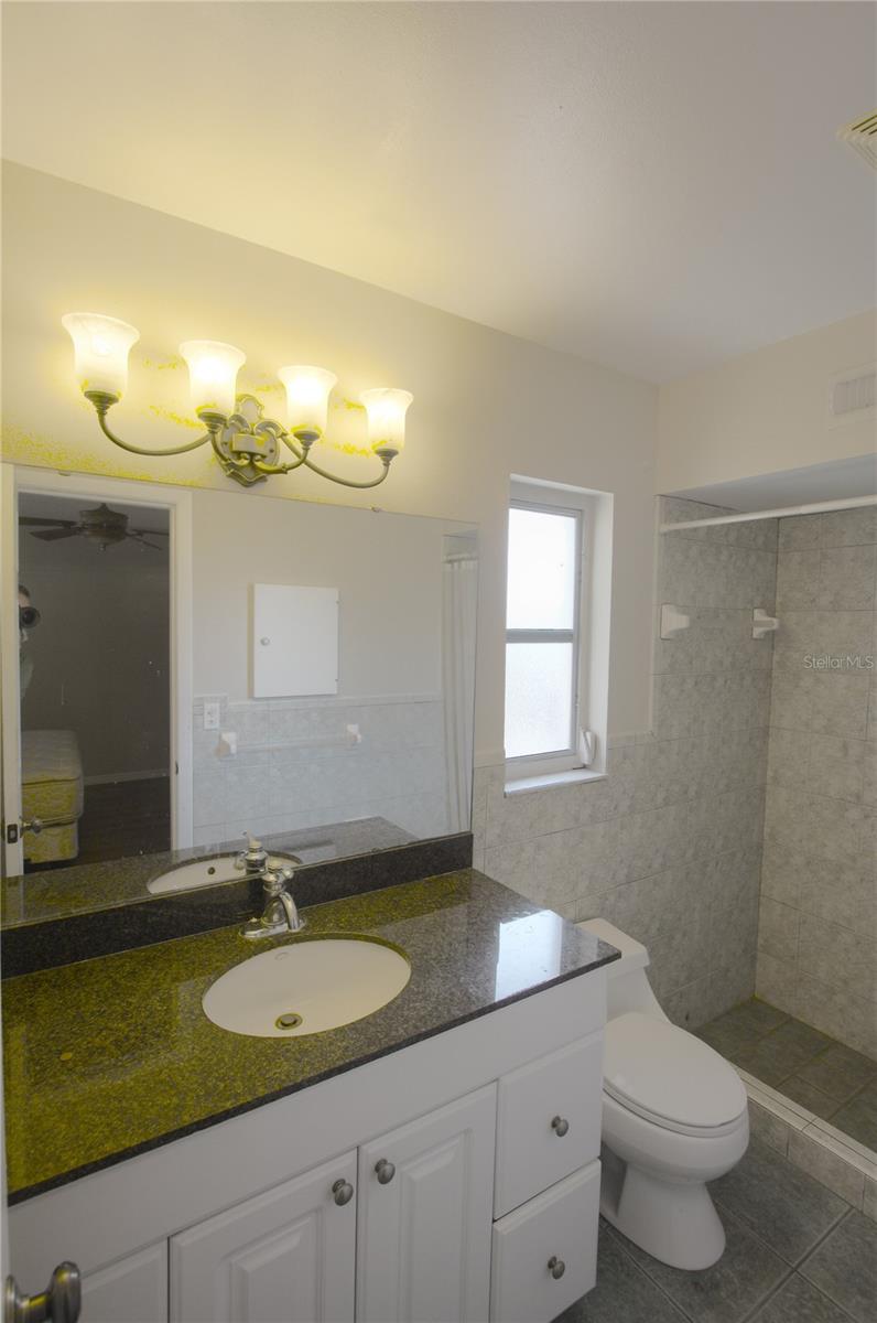 Listing photo id 3 for 3431 Dunbar Drive