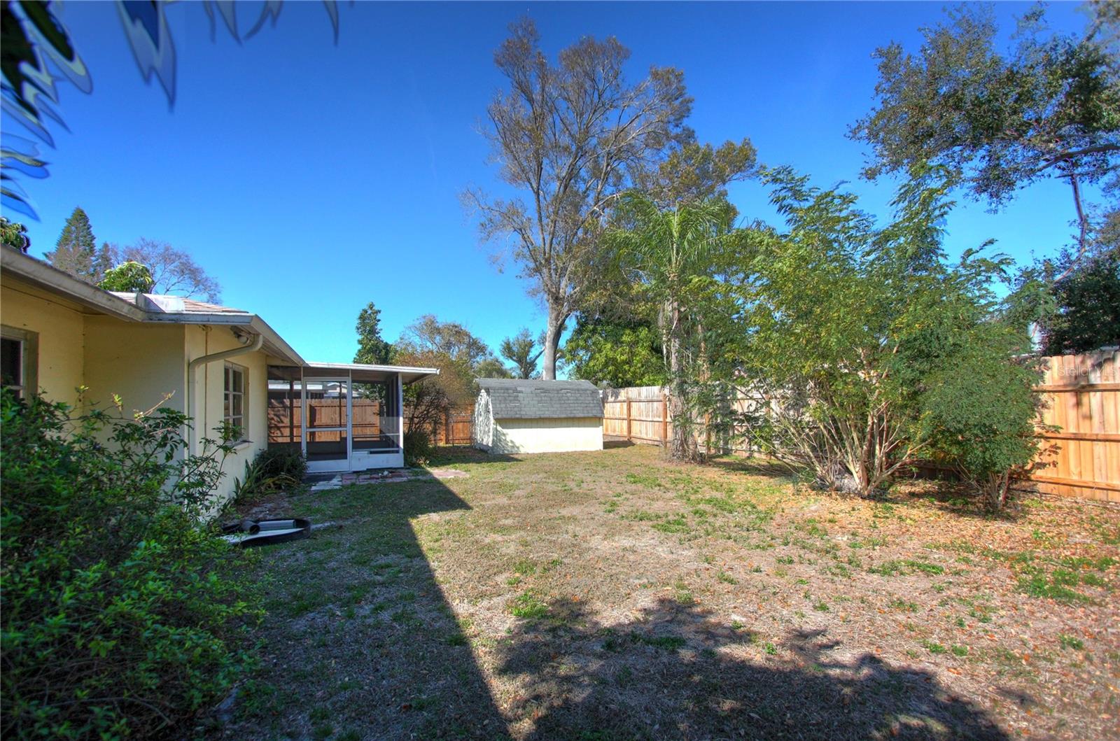 Listing photo id 5 for 3431 Dunbar Drive