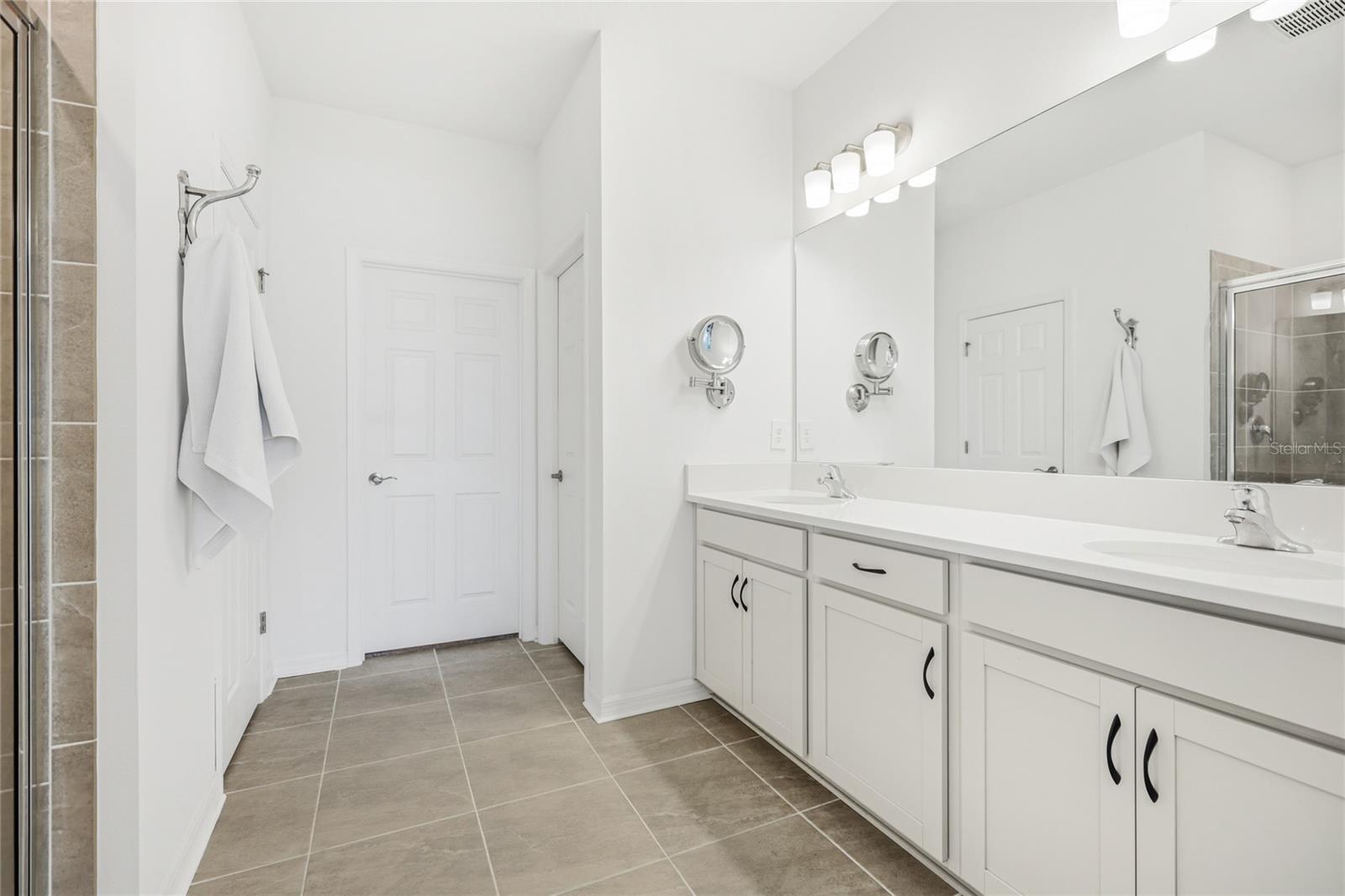 Image 14 of 32 For 1763 Spreader Lane