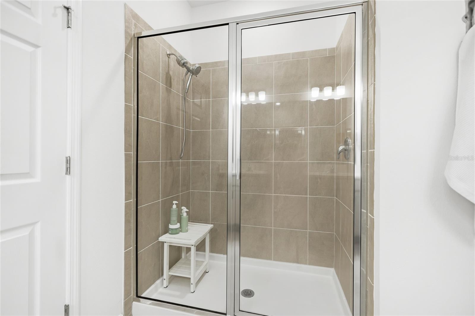 Image 15 of 32 For 1763 Spreader Lane