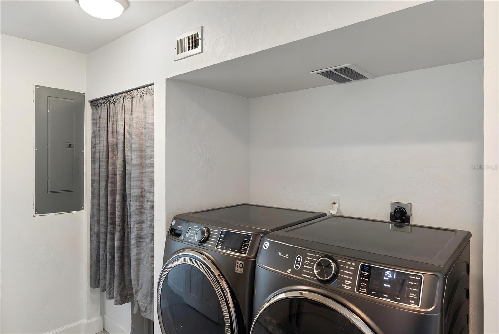 Image 40 of 57 For 5119 Oxford Drive