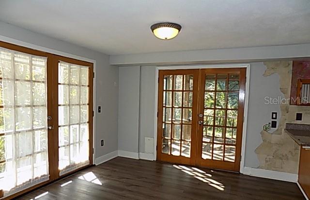 Listing photo id 1 for 4038 Olive Avenue