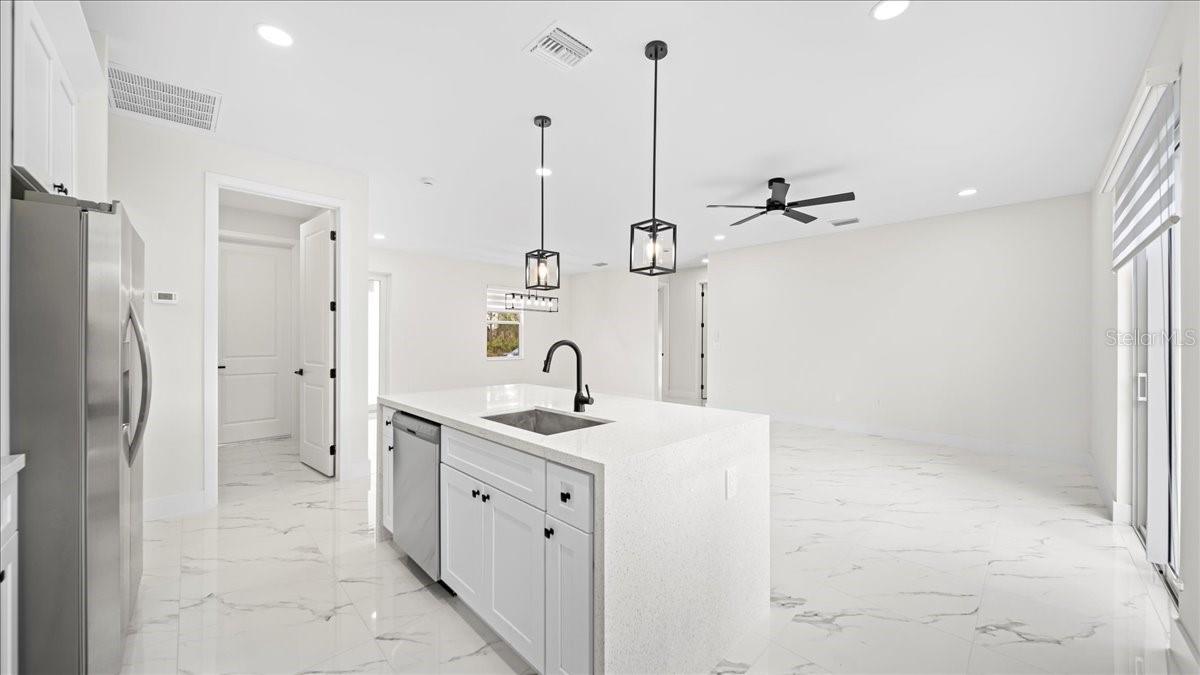 Image 7 of 26 For 2200 Clermont Street