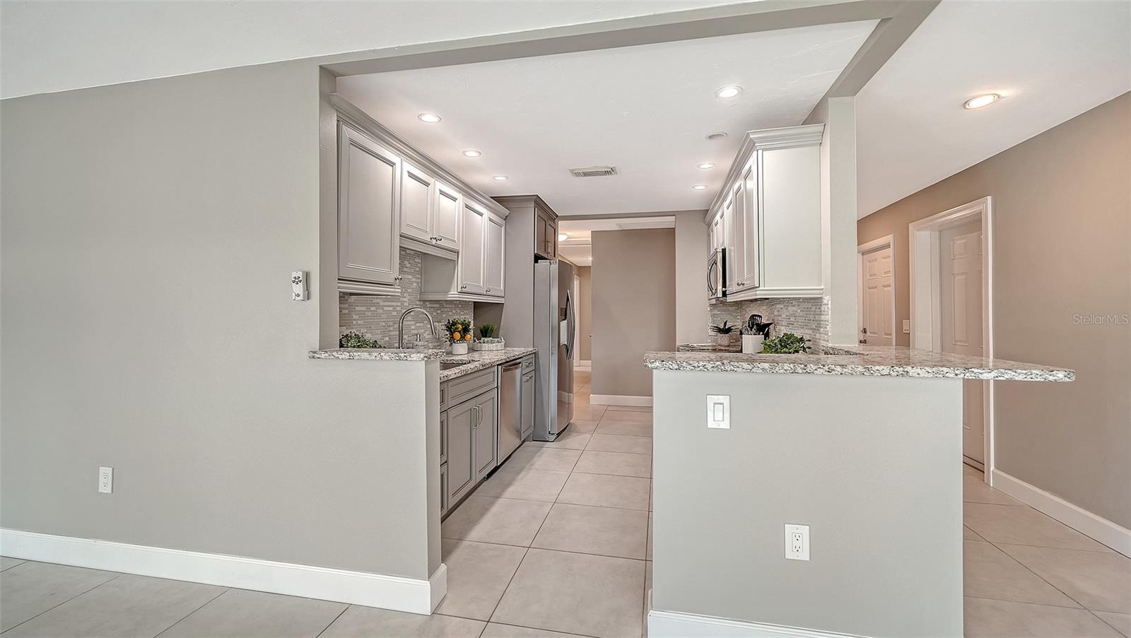 Image 19 of 72 For 113 Whispering Sands Drive V47