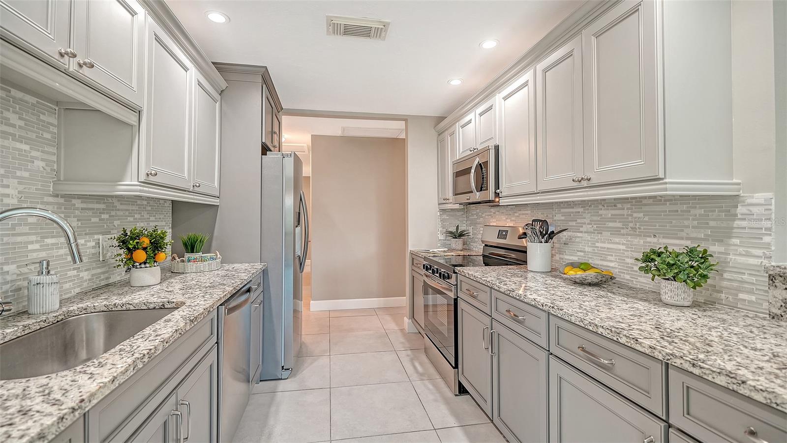 Image 20 of 72 For 113 Whispering Sands Drive V47