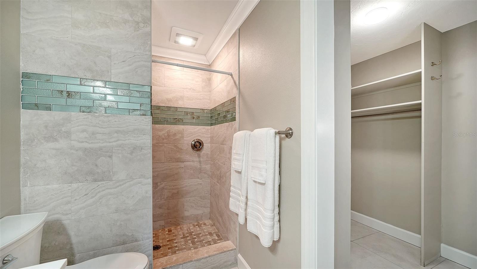 Image 31 of 72 For 113 Whispering Sands Drive V47