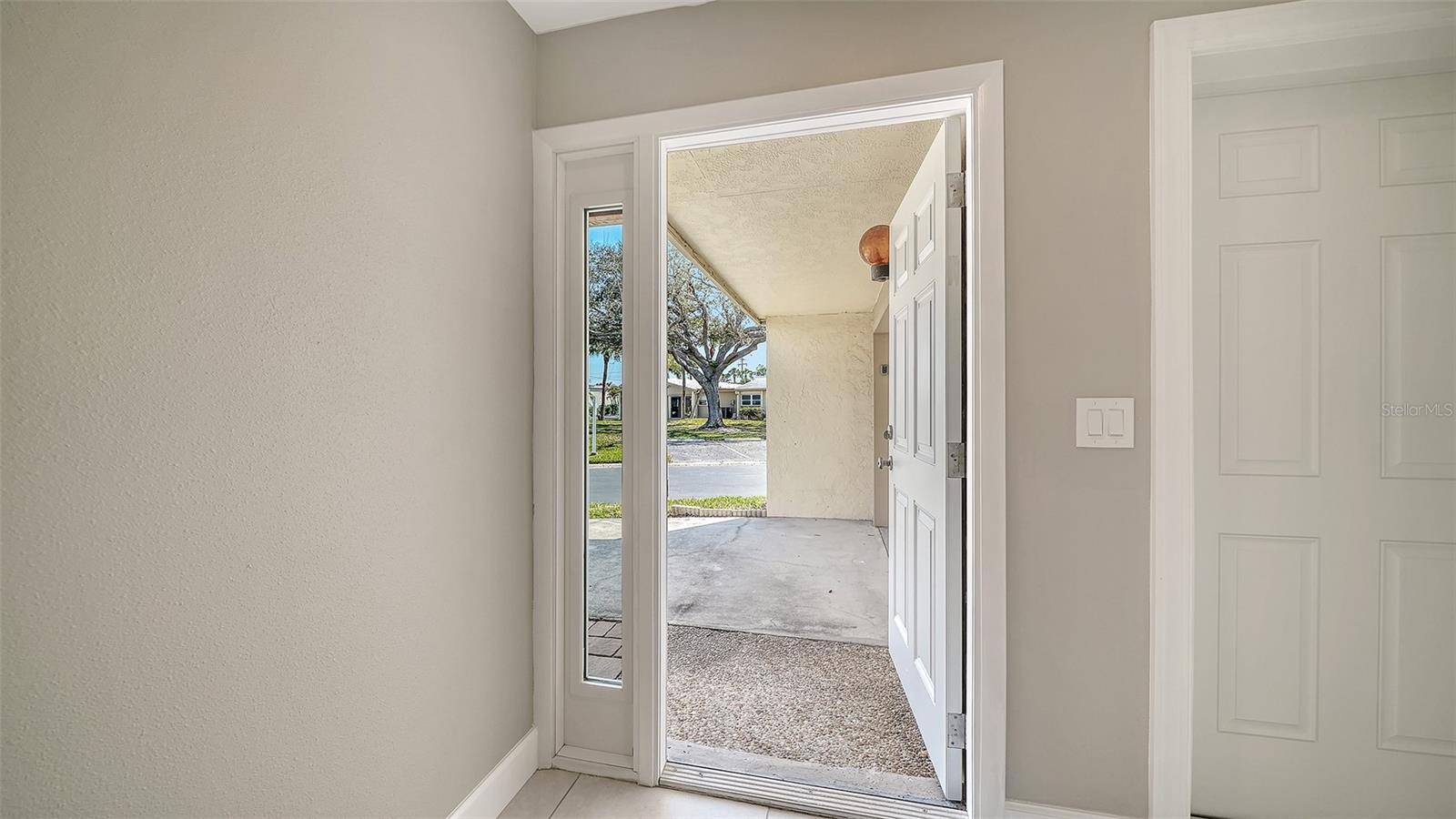 Image 41 of 72 For 113 Whispering Sands Drive V47