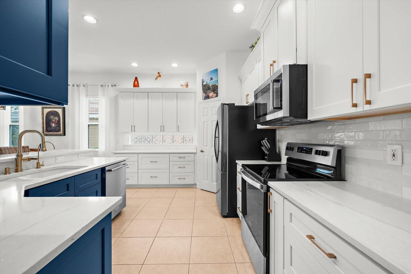 Image 10 of 54 For 936 Scherer Way