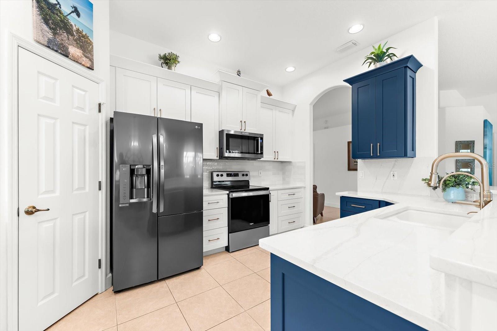 Image 11 of 54 For 936 Scherer Way