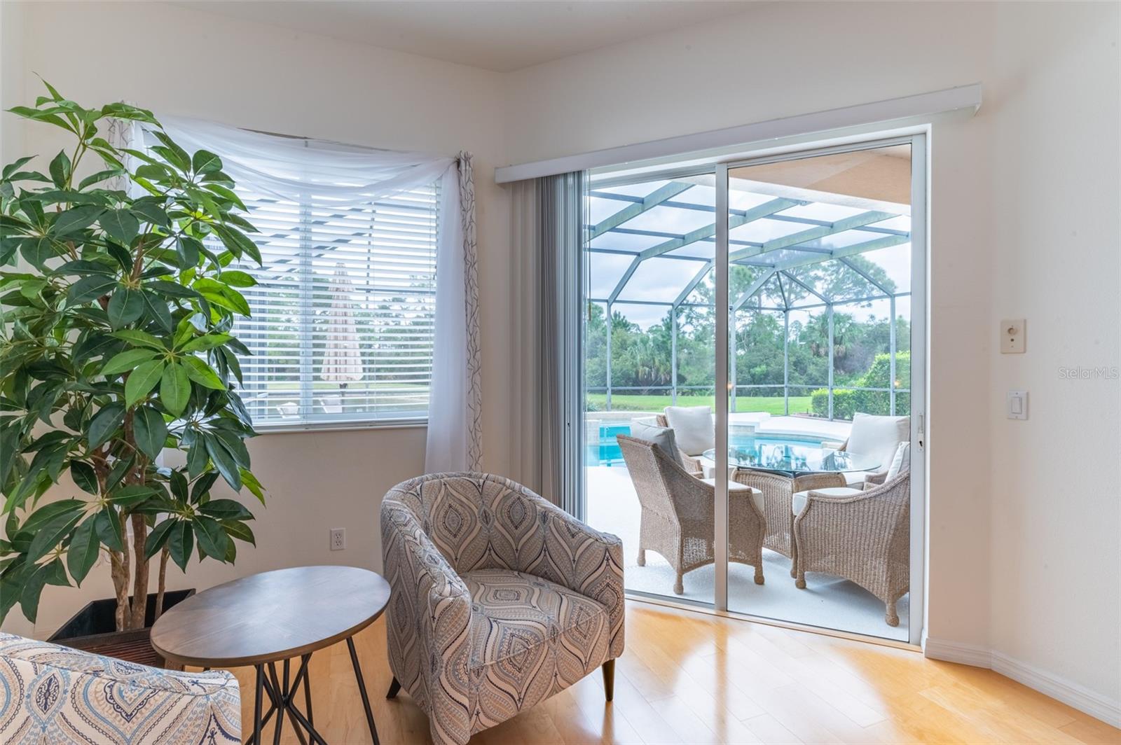 Image 24 of 54 For 936 Scherer Way