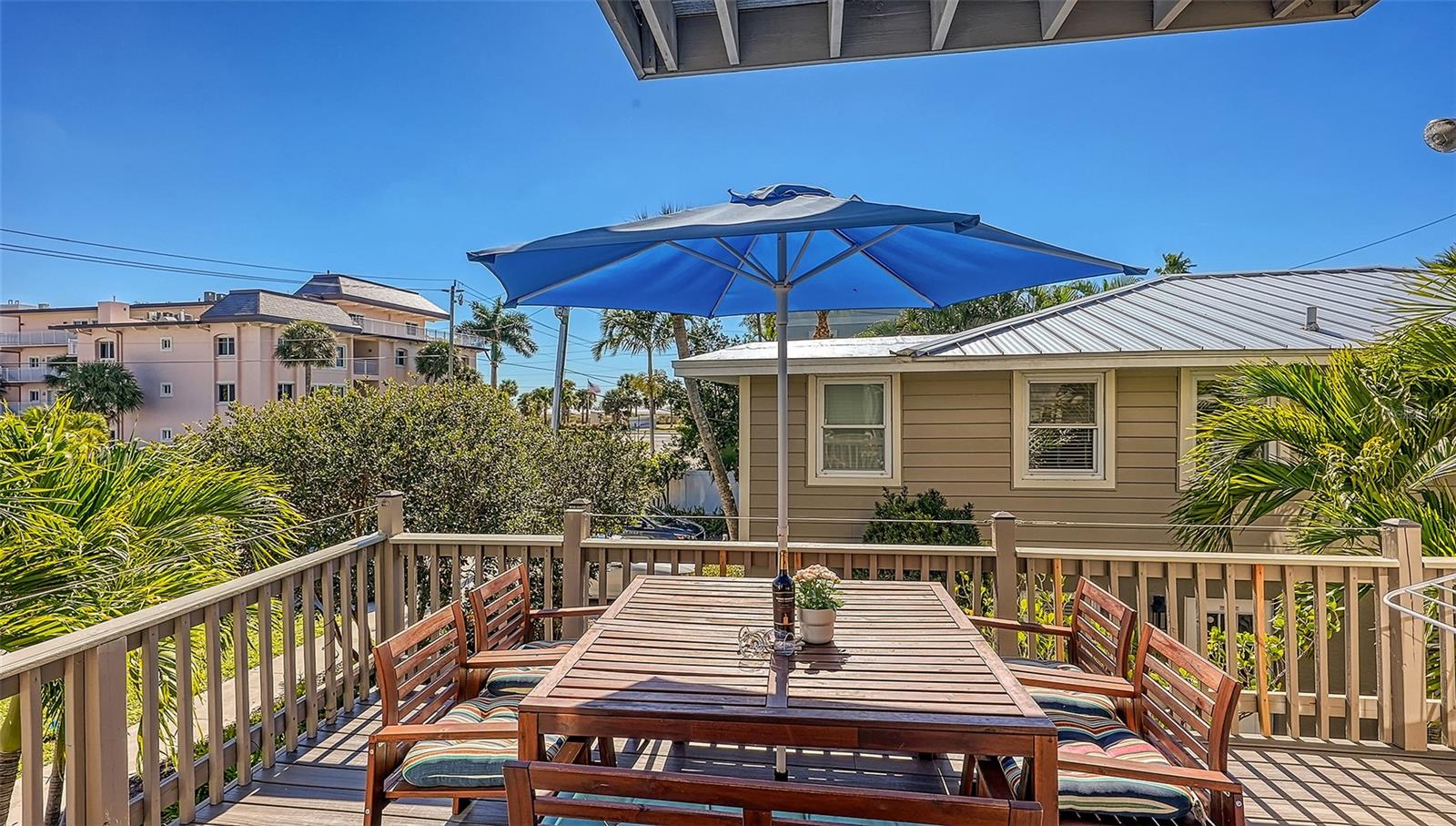 Listing photo id 4 for 5610 Avenida Del Mare