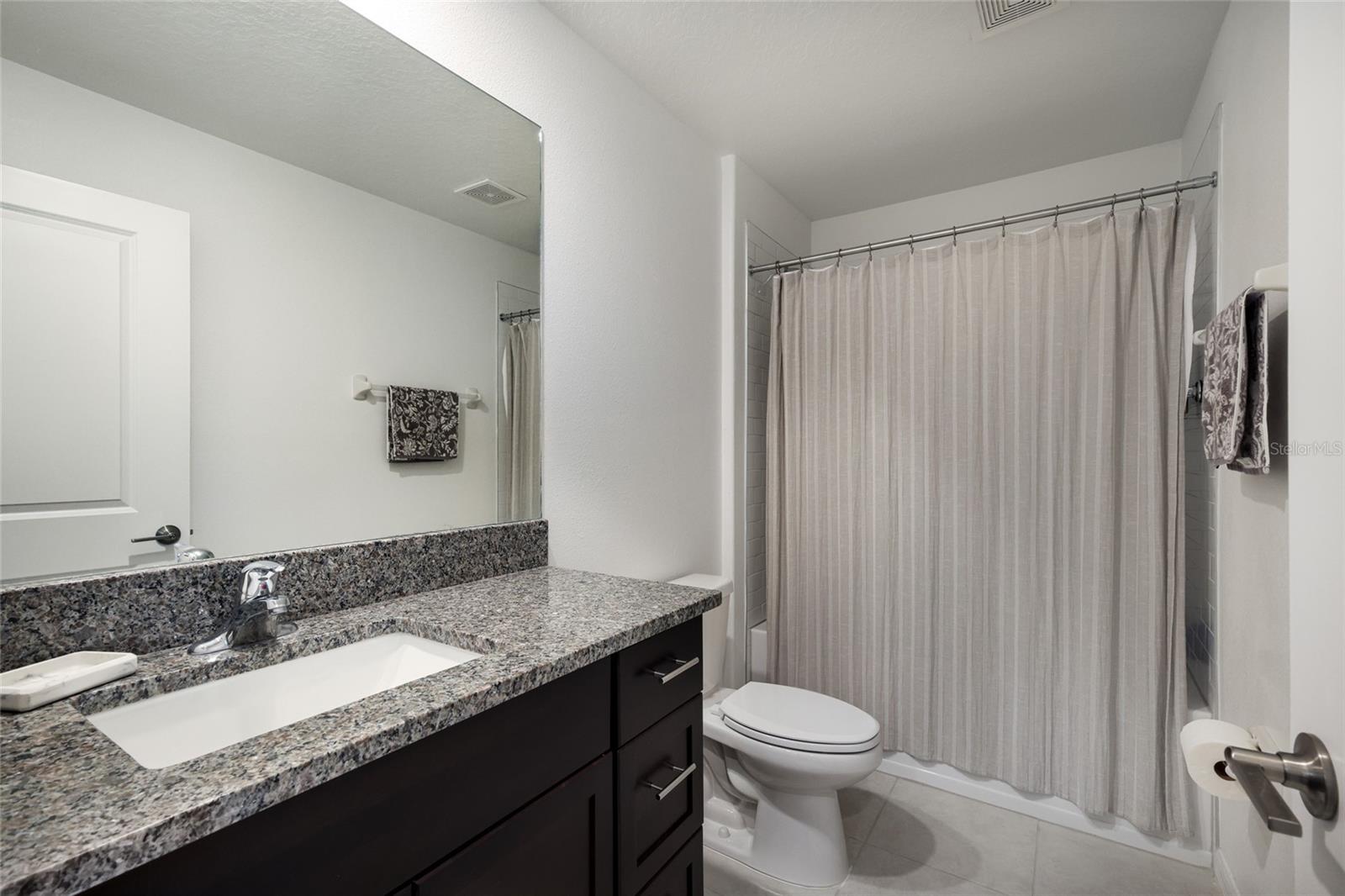 Image 23 of 62 For 5552 Blue Azure Drive