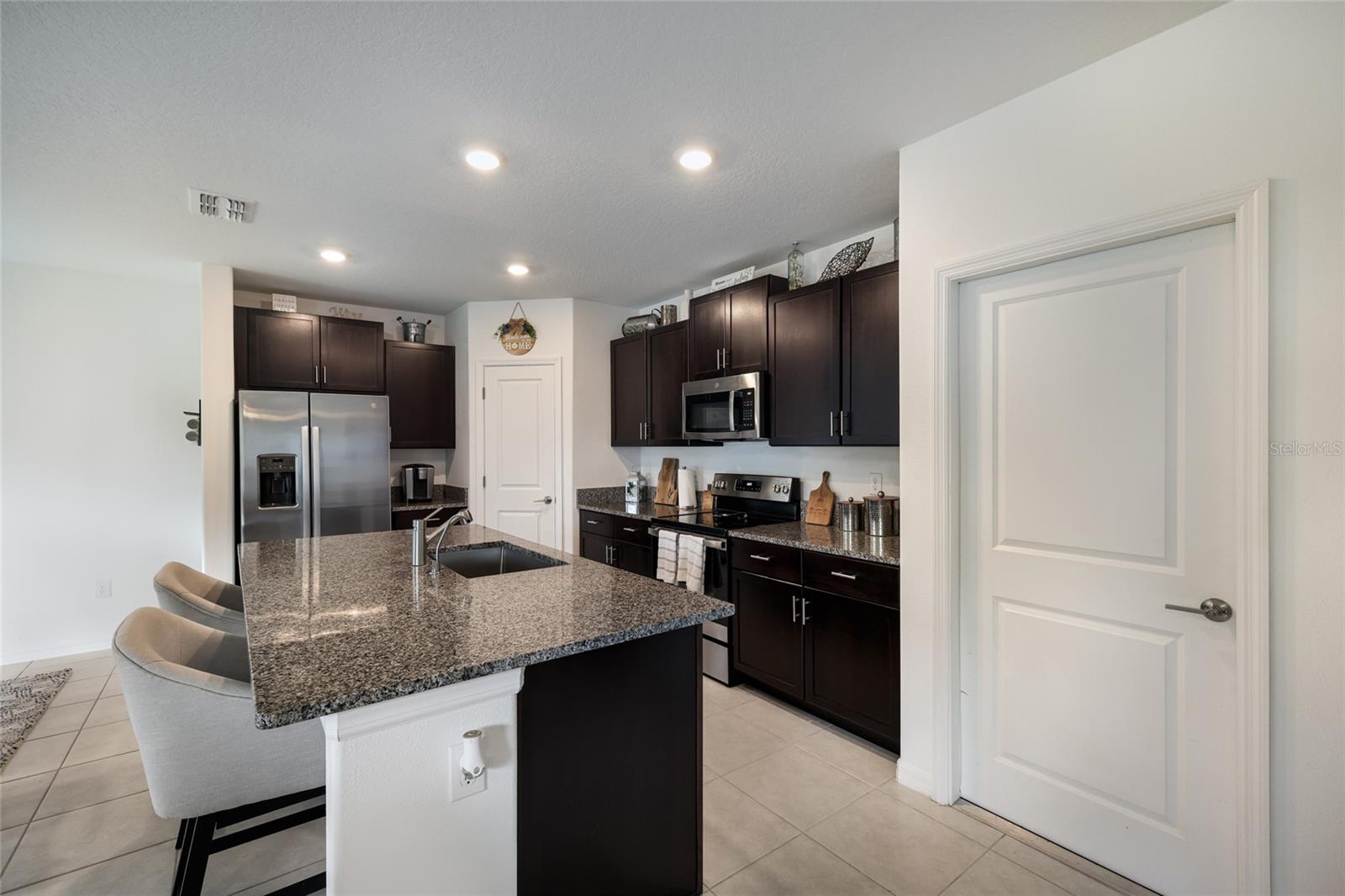 Image 8 of 62 For 5552 Blue Azure Drive