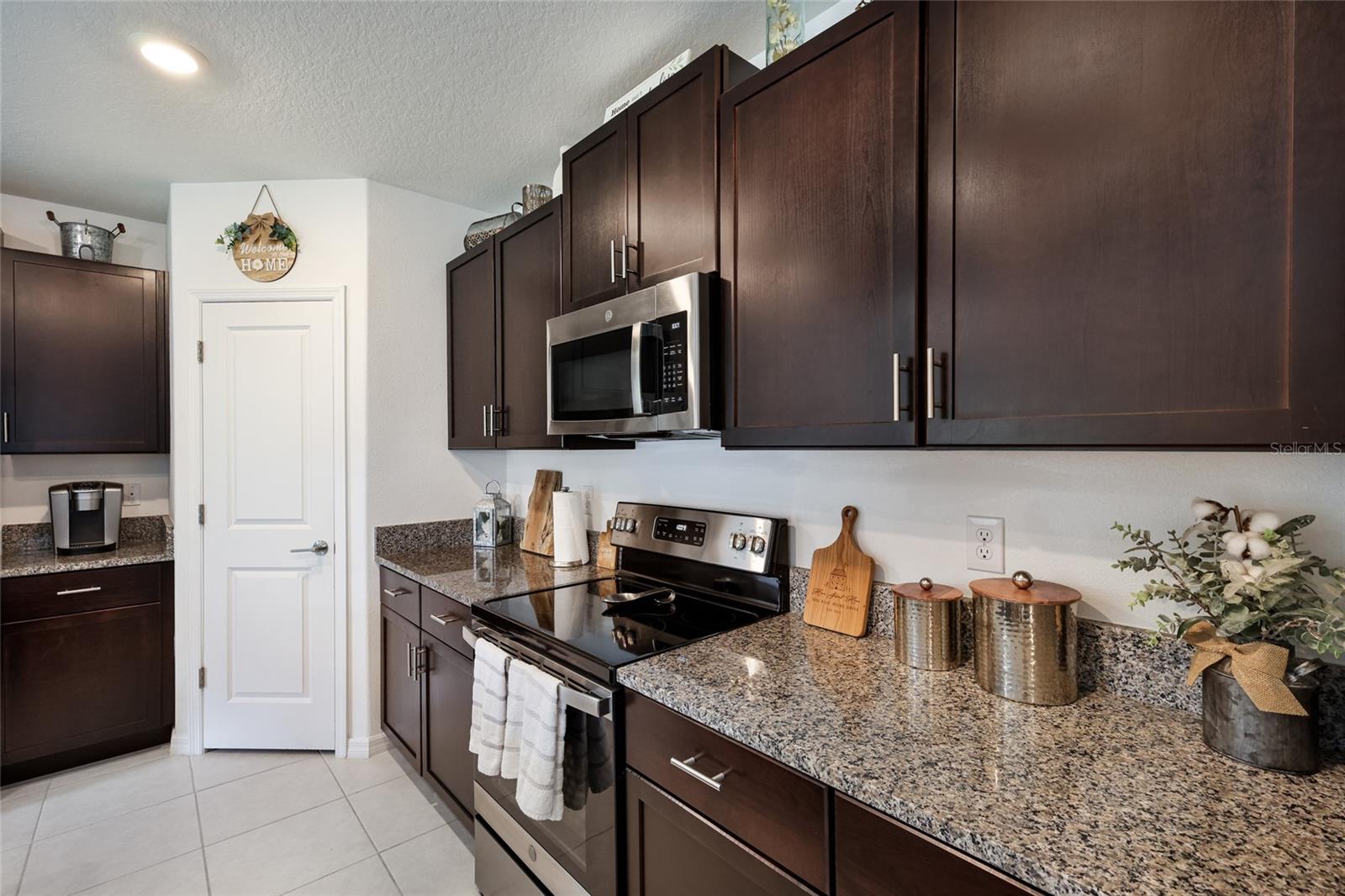 Image 9 of 62 For 5552 Blue Azure Drive